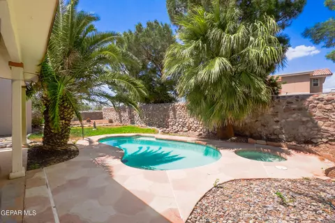 6833 Echo Cliffs Dr, El Paso, TX 79912