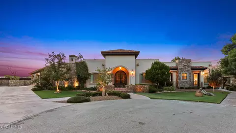 423 Country Oaks Dr, El Paso, TX 79932