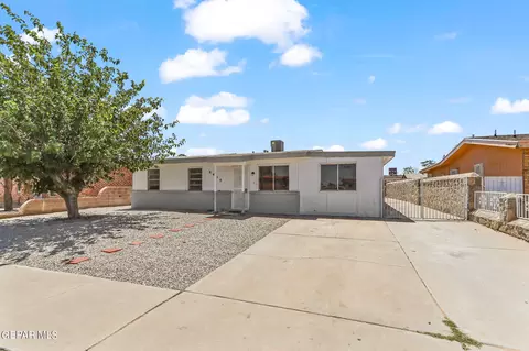 8449 Independence Dr, El Paso, TX 79907