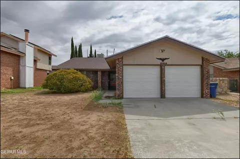 10904 Ernie Banks Dr, El Paso, TX 79934