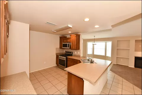 Kitchen - 6244 Spotted Eagle Dr, El Paso, TX 79924 photo 2 of 6