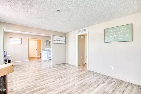 521 Ben Swain Dr, El Paso, TX 79915