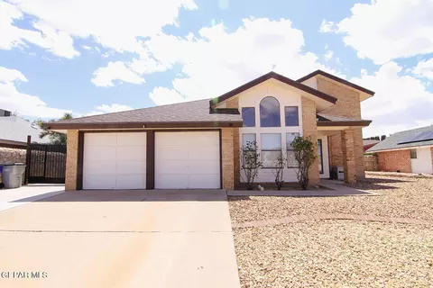 11532 Tom Ulozas Dr, El Paso, TX 79936