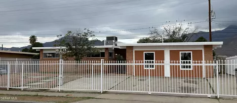9825 Gschwind St, El Paso, TX 79924