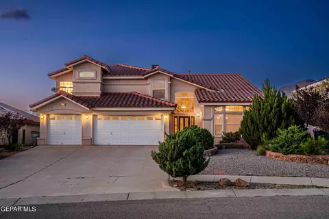 6033 Los Siglos Dr, El Paso, TX 79912