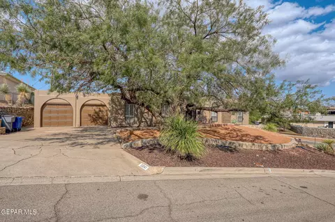 5841 Viewmont Ln, El Paso, TX 79912
