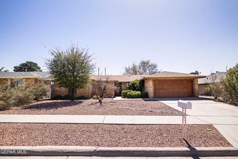 828 Agua Caliente Dr, El Paso, TX 79912