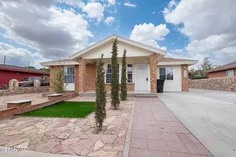 336 Barrel Cactus Dr, Horizon City, TX 79928