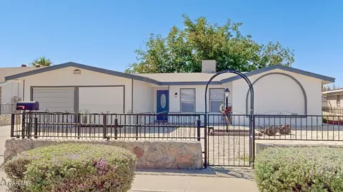10416 Shannon Pl, El Paso, TX 79925