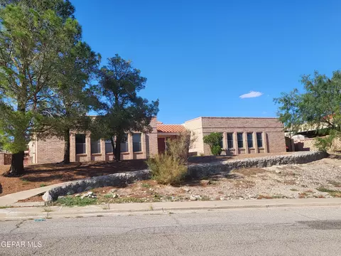 7465 Stoney Hl #13C, El Paso, TX 79904