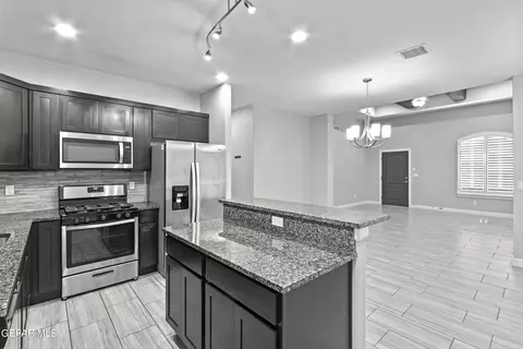 Kitchen - 3360 David Palacio Dr, El Paso, TX 79938 photo 2 of 3