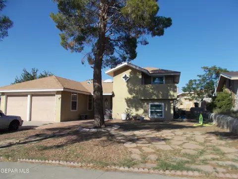 1430 Lost Pines Ln, El Paso, TX 79936