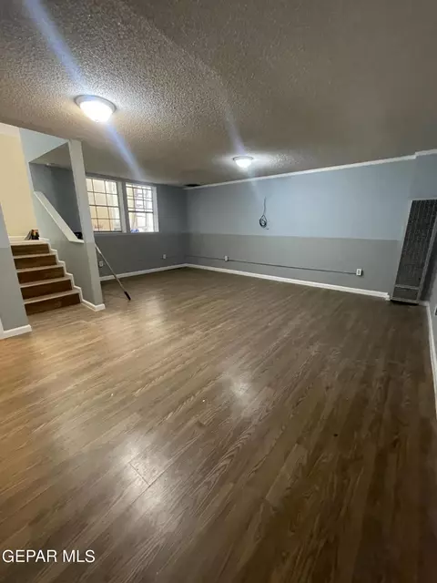 Living - 231 Sofia Pl, El Paso, TX 79907 photo 2 of 4