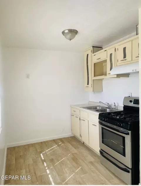 Kitchen - 231 Sofia Pl, El Paso, TX 79907 photo 1 of 1