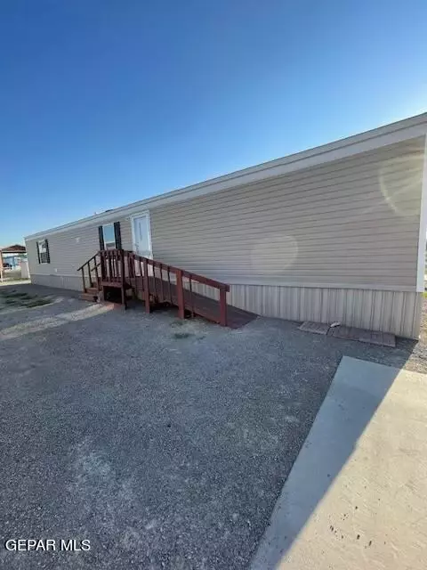 8532 Lee Starling Dr, El Paso, TX 79907
