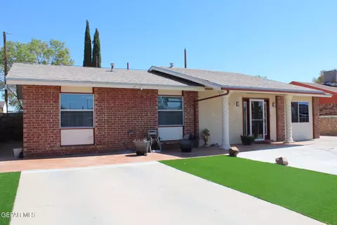 9005 Acatlan Ln, El Paso, TX 79907