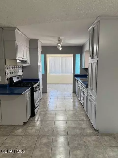 Kitchen - 649 Ramsgate Rd, El Paso, TX 79907 photo 1 of 1