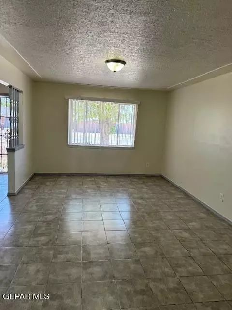 Living - 649 Ramsgate Rd, El Paso, TX 79907 photo 1 of 2