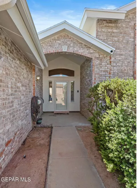 3616 Clancey Ln, Horizon City, TX 79928