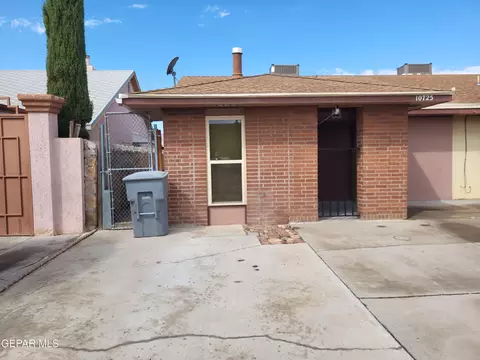 10725 Chert St, El Paso, TX 79924