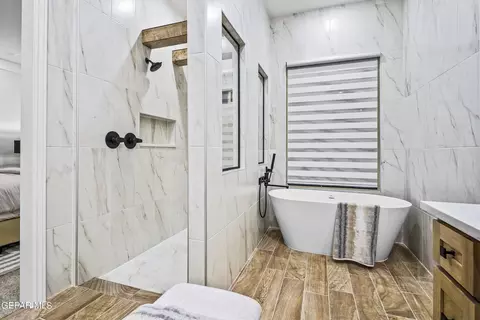 Bath - 3629 Pattern Pl, El Paso, TX 79938 photo 1 of 6