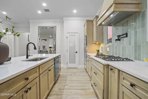 Kitchen - 3629 Pattern Pl, El Paso, TX 79938 photo 2 of 3