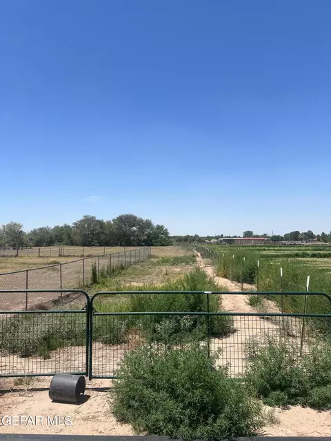 12468 Mankato Rd, Clint, TX 79836