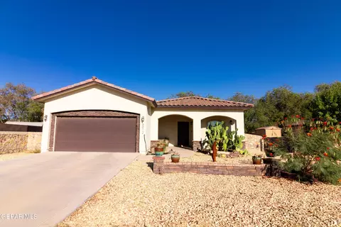 6012 Vicente Gomez Ln, El Paso, TX 79932