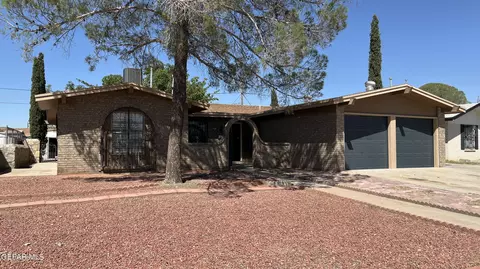 2017 Solano Dr, El Paso, TX 79935
