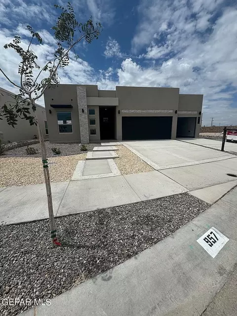 957 Pettus Pl, El Paso, TX 79928