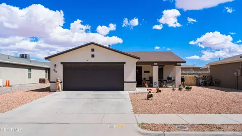 948 Villa Seca Dr, Horizon City, TX 79928