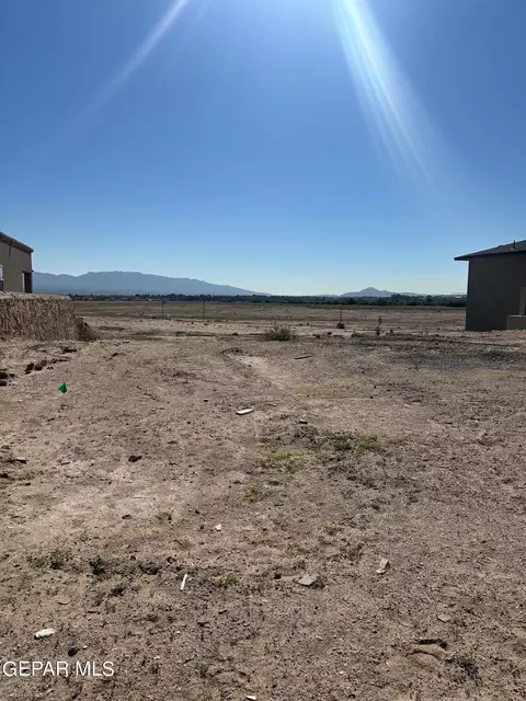 5706 Britian Dr, Sunland Park, NM 88063