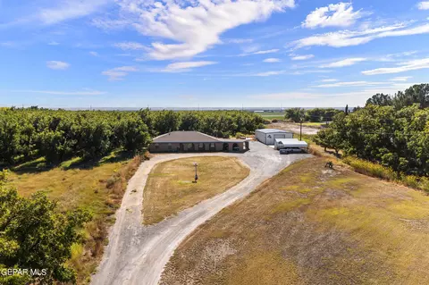 280 Leisure Ln, Clint, TX 79836