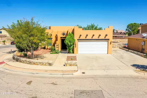 14723 Sun View Ln, Horizon City, TX 79928