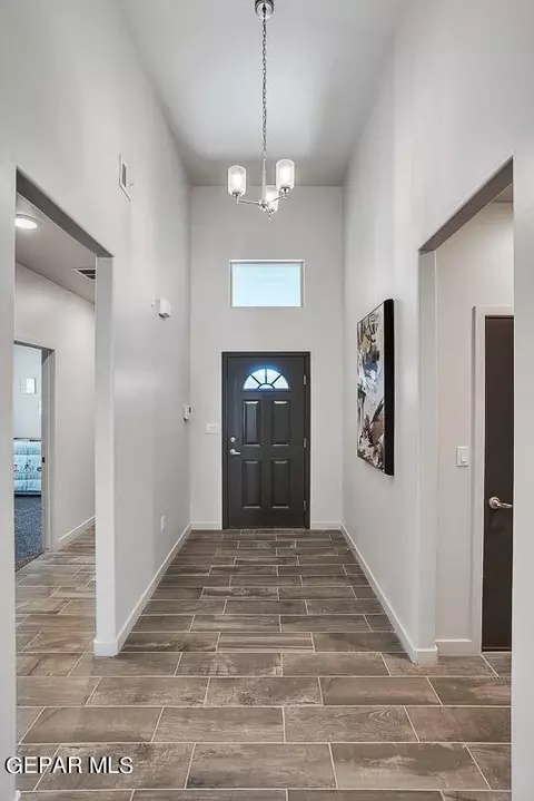 216 Farnborough St, El Paso, TX 79928
