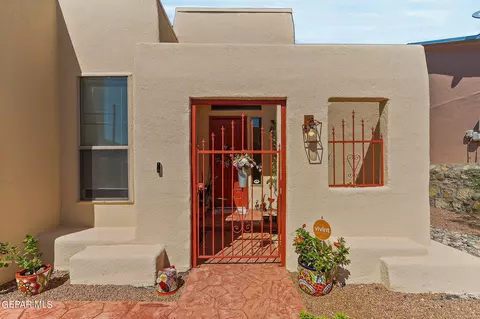 6401 Franklin Ridge Dr, El Paso, TX 79912