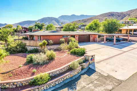 2912 Titanic Ave, El Paso, TX 79904