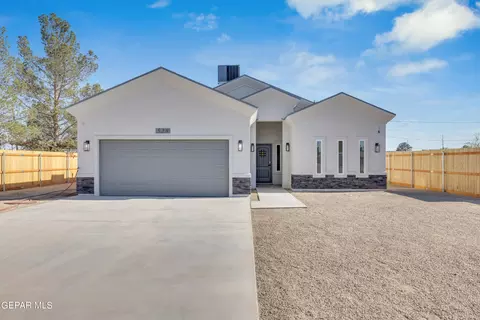 528 Telop Rd, Socorro, TX 79927
