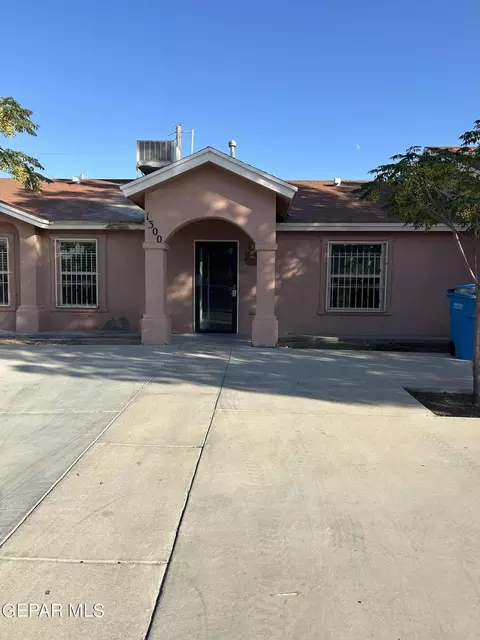 1300 Ranchero Ct, San Elizario, TX 79849