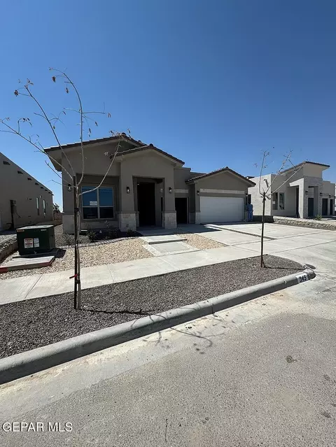 945 Pettus Pl, El Paso, TX 79928