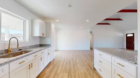 8334 N North Loop Dr, El Paso, TX 79907 photo 14