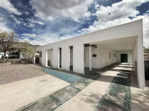 3424 N Stanton St, El Paso, TX 79902