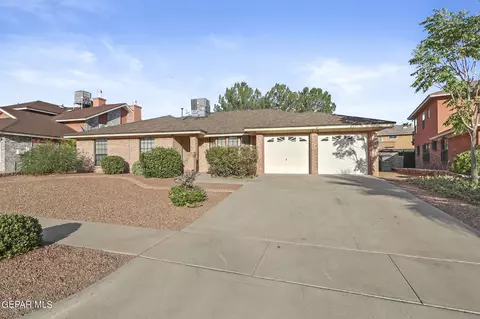 1824 Pueblo Alegre Dr, El Paso, TX 79936