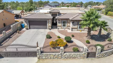 10436 El Cid Dr, Socorro, TX 79927