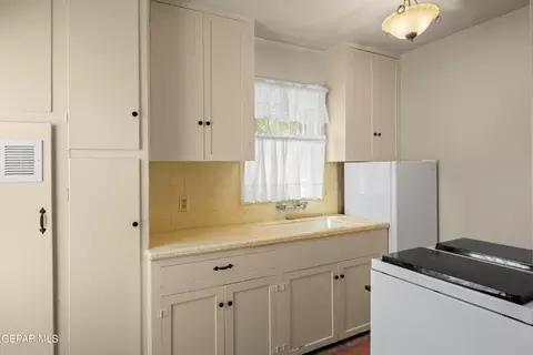 Other - 620 Blacker Ave, El Paso, TX 79902 photo 18 of 21