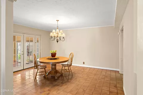 Dining - 620 Blacker Ave, El Paso, TX 79902 photo 4 of 5