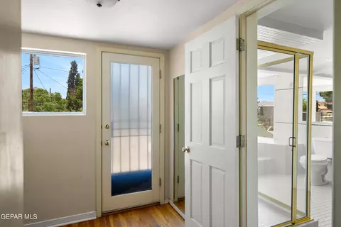 Entry Way - 620 Blacker Ave, El Paso, TX 79902 photo 9 of 10