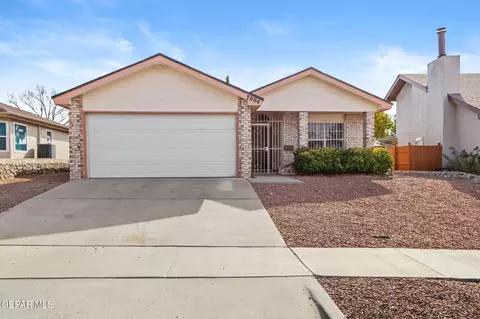 7004 Canyon Run Dr, El Paso, TX 79912