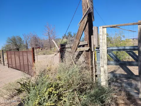 421 E Joy Dr, Anthony, NM 88021 photo 4