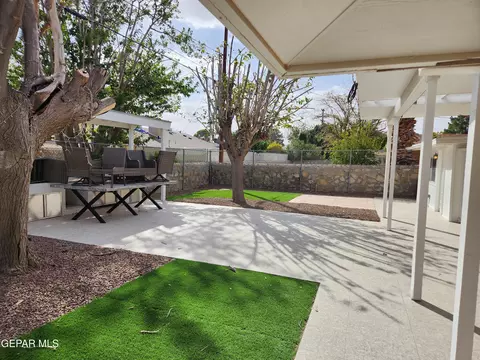 8500 Edgemere Blvd, El Paso, TX 79925
